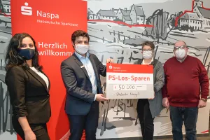 Vorschau: Presse-Gewinnübergabe-PS-Los-Sparen-Hochheim.jpg (21.12.2020 14:31)