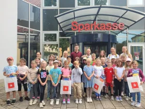 Vorschau: Kinderhort Ostheim besucht die Sparkasse (002)
