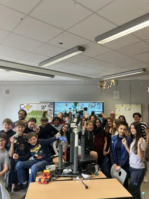 Vorschau: Foto zum Download: Schülerinnen und Schüler der Integrierten Gesamtschule Bonn-Beuel