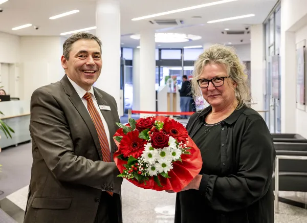 Bild zur Pressemitteilung: PS-Sparerin aus Schifferstadt hat 5.000 Euro gewonnen