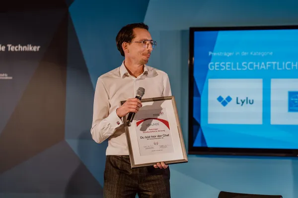 Bild zur Pressemitteilung: Naspa-Kunde „Du bist hier der Chef“ aus Eltville gewinnt Hessischen Gründerpreis