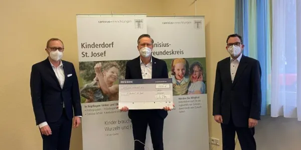 Bild zur Pressemitteilung: BW-Bank unterstützt Mehrzweck-Raum und Streuobstwiese: Spende an Kinderdorf St. Josef