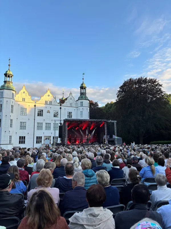 Bild zur Pressemitteilung: Sparkasse Holstein unterstützt Konzerte des Schleswig-Holstein Musik Festivals in der Region