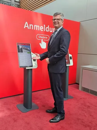 Bild zur Pressemitteilung: Sparkasse Vorderpfalz führt neues Kundenleitsystem in ihrer Hauptstelle ein