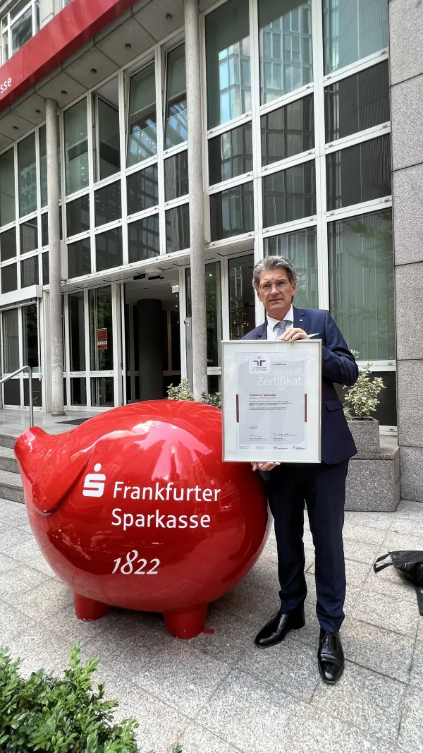 Bild zur Pressemitteilung: Frankfurter Sparkasse erneut für strategische Vereinbarkeitspolitik geehrt