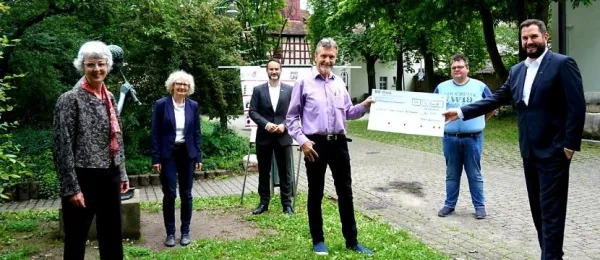 Bild zur Pressemitteilung: Spende aus BW-Bank Prämiensparen (PS-Sparen): „Herzsicheres“ Möhringen – Defibrillatoren in BW-Bank Filialen