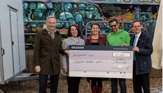 Bild zur Pressemitteilung: 20.000 Euro Weihnachtsspende der LBBW/BW-Bank: Kulturinsel Stuttgart kann aufatmen