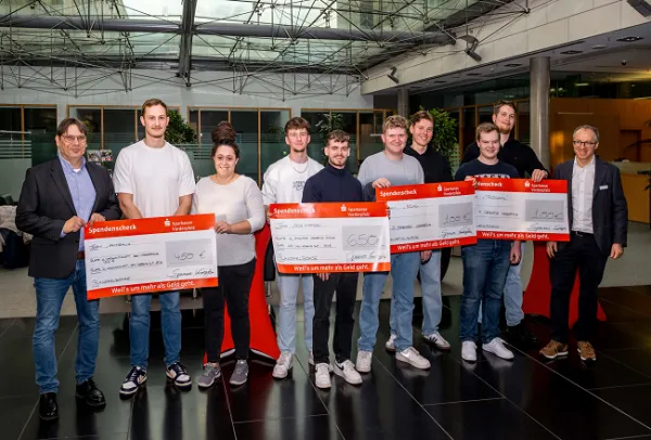 Bild zur Pressemitteilung: Sparkasse Vorderpfalz belohnt Sieger des Planspiels Börse mit Preisgeldern