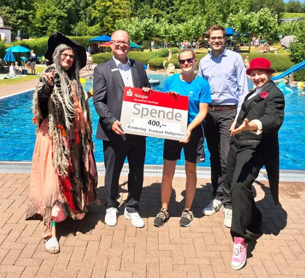 Bild zur Pressemitteilung: 400 Euro für Kindertag im Freibad Hallgarten