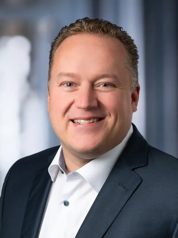 Bild zur Pressemitteilung: Fabian Wierichs ist die neue Leitung der Filiale der Sparkasse Holstein in Neustadt