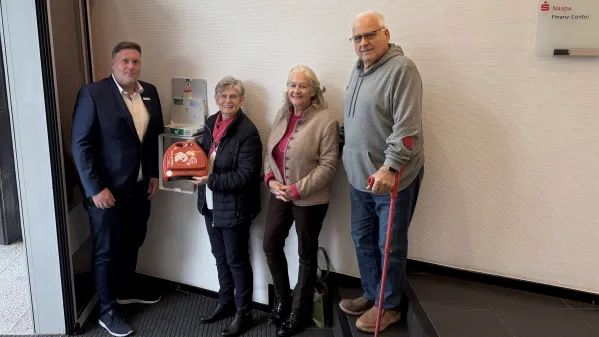 Bild zur Pressemitteilung: Sicherheit vor Ort: Defibrillator im Finanz-Center Westerburg wieder einsatzbereit