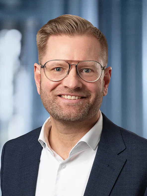Bild zur Pressemitteilung: Mario Böhme ist die neue Leitung der Filiale der Sparkasse Holstein in Ahrensburg