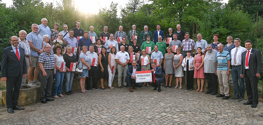 Pressefoto-Fördermittelübergabe-Limburg-Weilburg.jpg (29.08.2019 09:58)