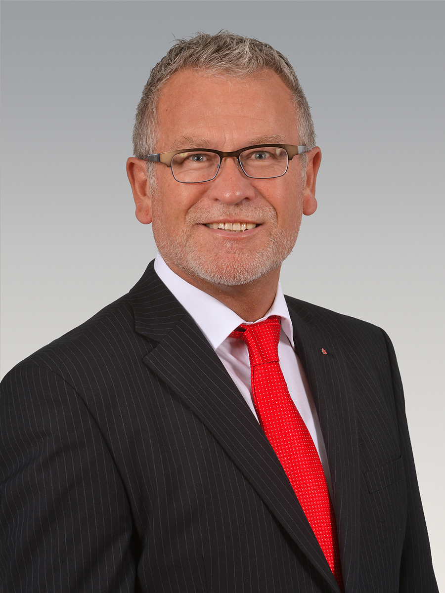 s0013013_spinti_michae_mittel.jpg (11.08.2022 16:12)
