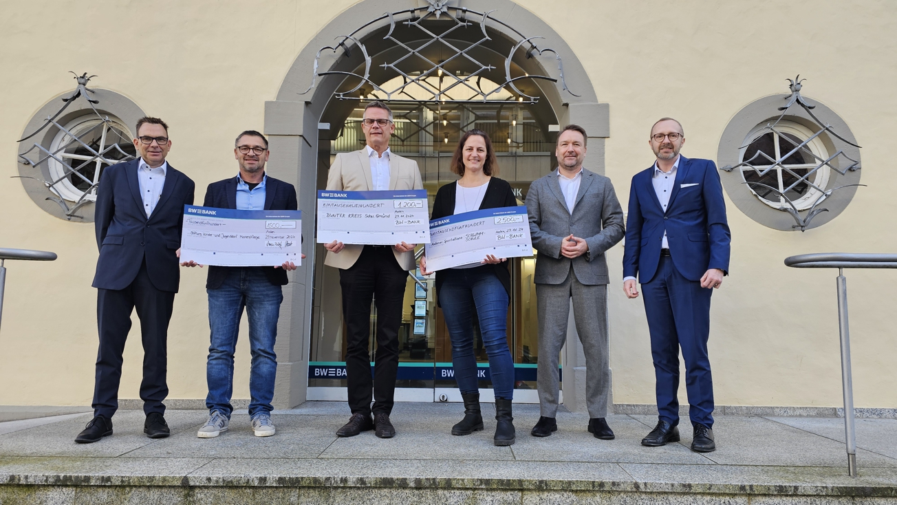 BW-Bank-Aalen-3er-Spendenübergabe_1.jpg (13.12.2024 11:22)