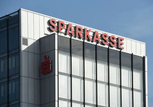 Bild zur Pressemitteilung: Sparkasse Vorderpfalz: Jutta Steinruck übergibt Vorsitz in Zweckverband und Verwaltungsrat an Clemens Körner 